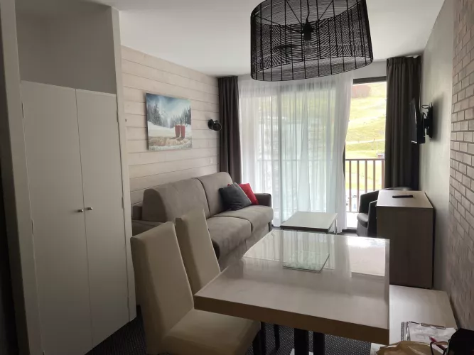 P38 / Estudio / 4 personas